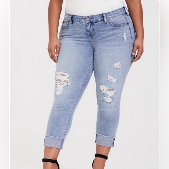 Torrid Size 18 Cropped Boyfriend jeans - Picture 1 of 7